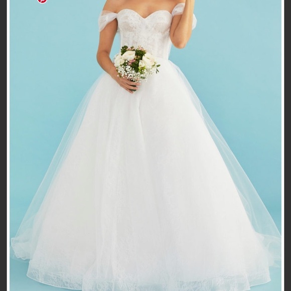 Lea-Ann Belter Rita Strapless Wedding Dress Wedding Gown